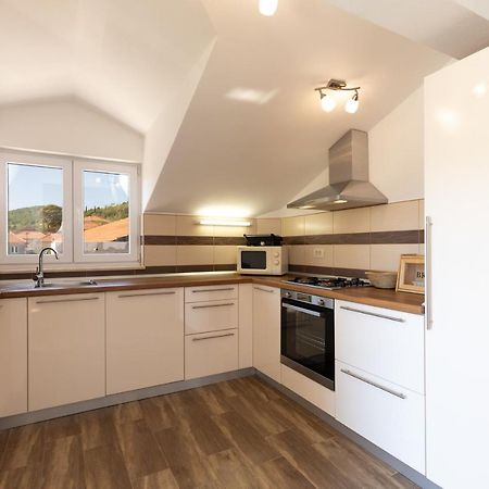 Holiday Home Lydia Слатине Екстер'єр фото