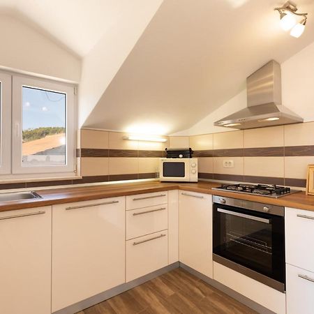 Holiday Home Lydia Слатине Екстер'єр фото