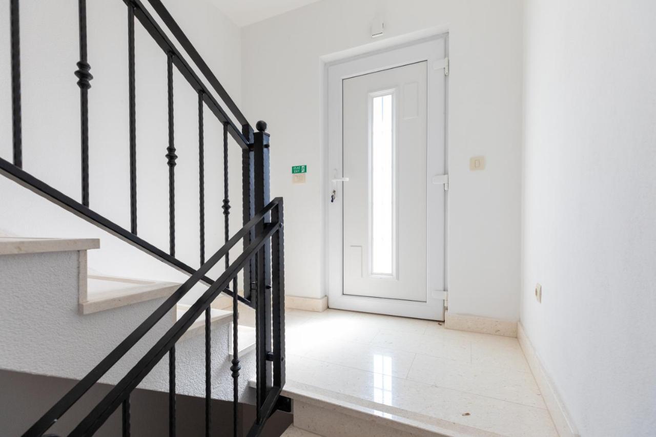 Holiday Home Lydia Слатине Екстер'єр фото