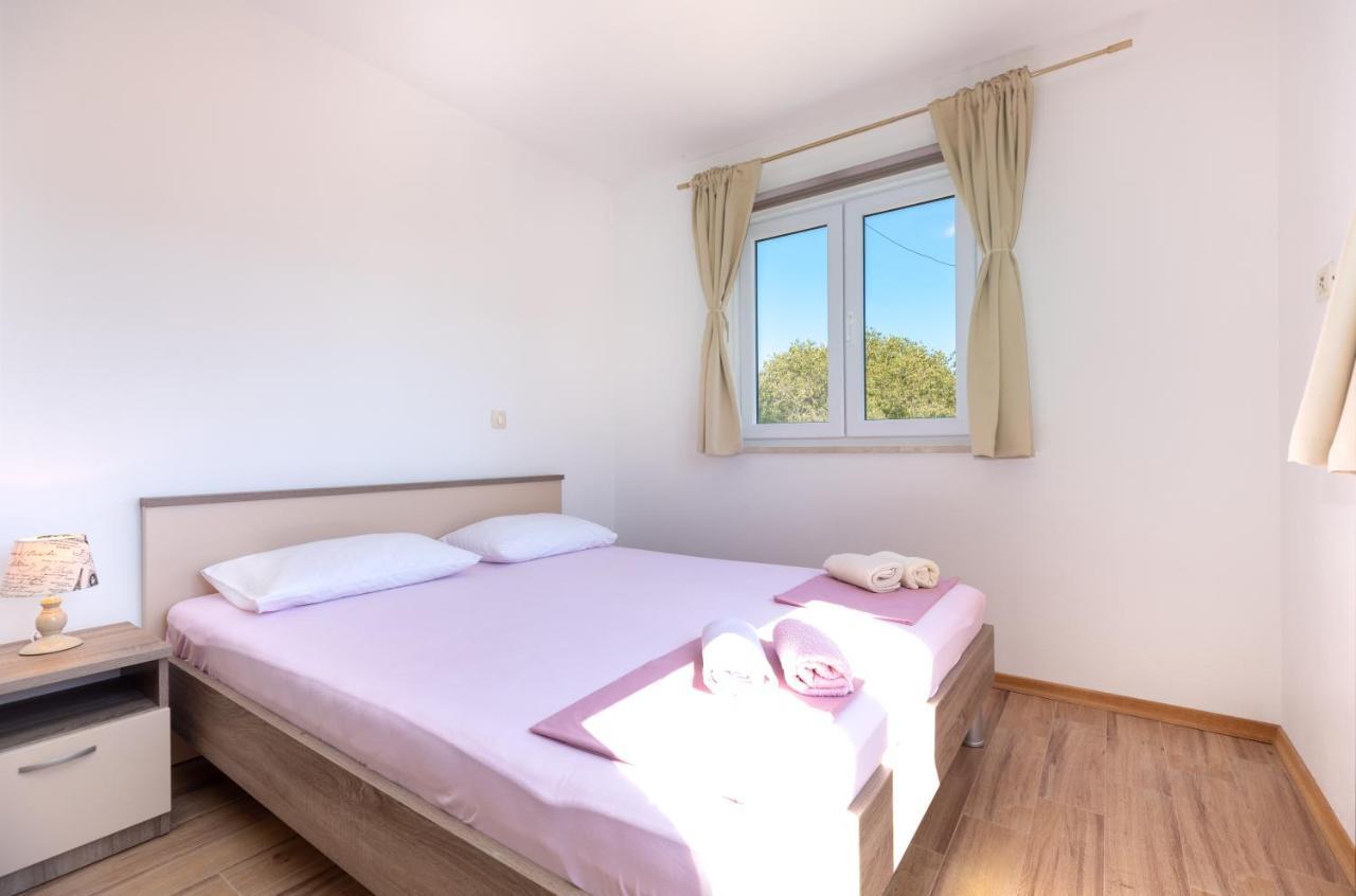 Holiday Home Lydia Слатине Екстер'єр фото