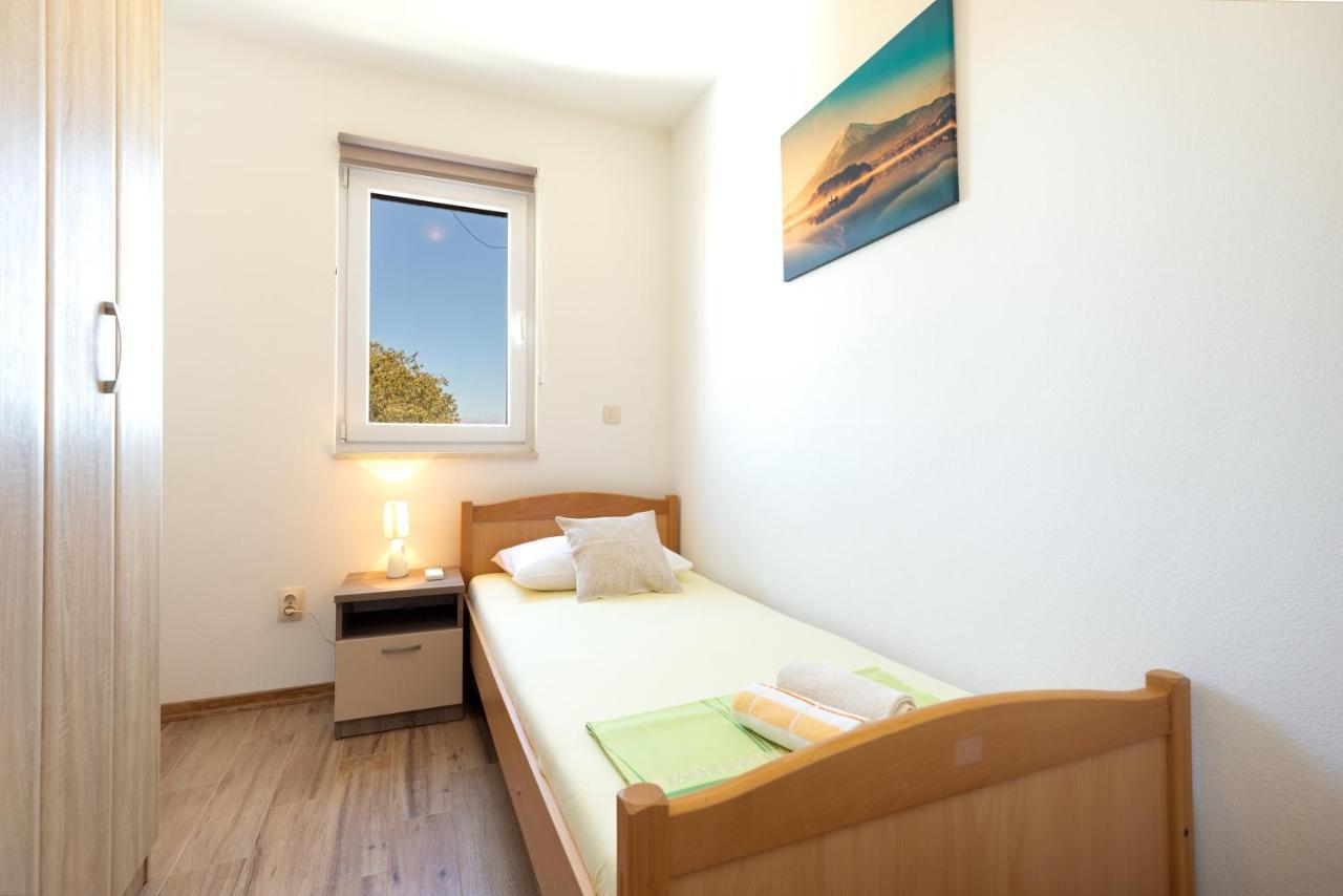 Holiday Home Lydia Слатине Екстер'єр фото