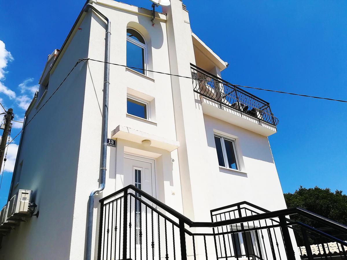 Holiday Home Lydia Слатине Екстер'єр фото